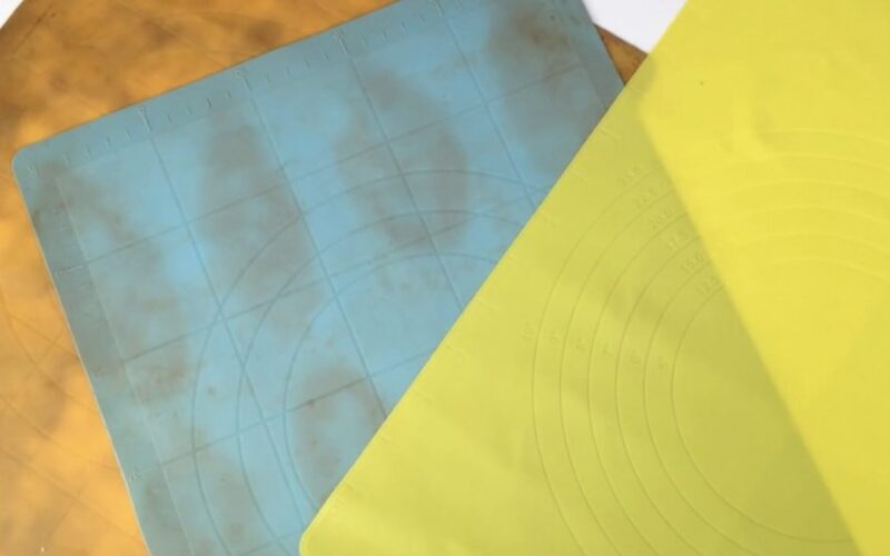 silikoninė kilimėlė ant palangės