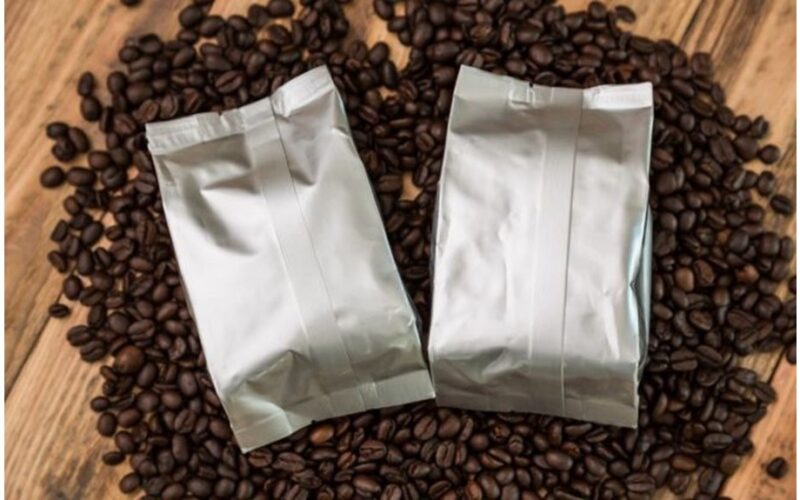 laikyti kavą sandariuose induose