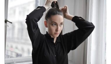 šis šukuosenos sukelią skausmą