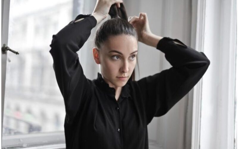 šis šukuosenos sukelią skausmą