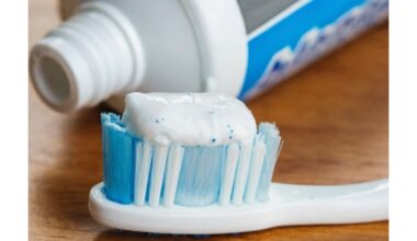 dantų pasta pašalino virtuvės dėmes