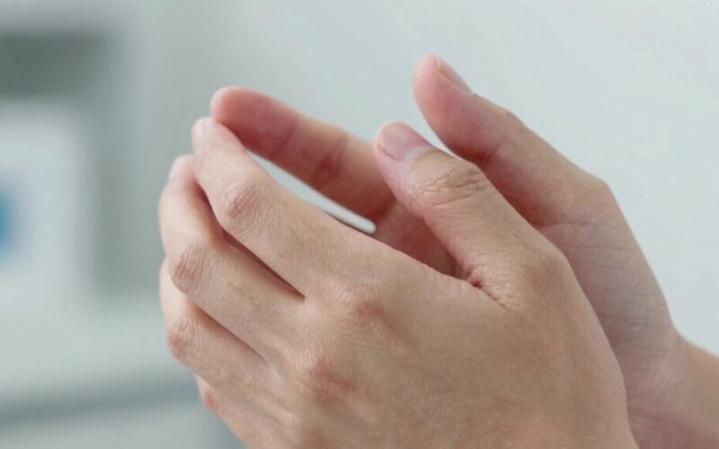 kodėl rankos pradeda tirpti