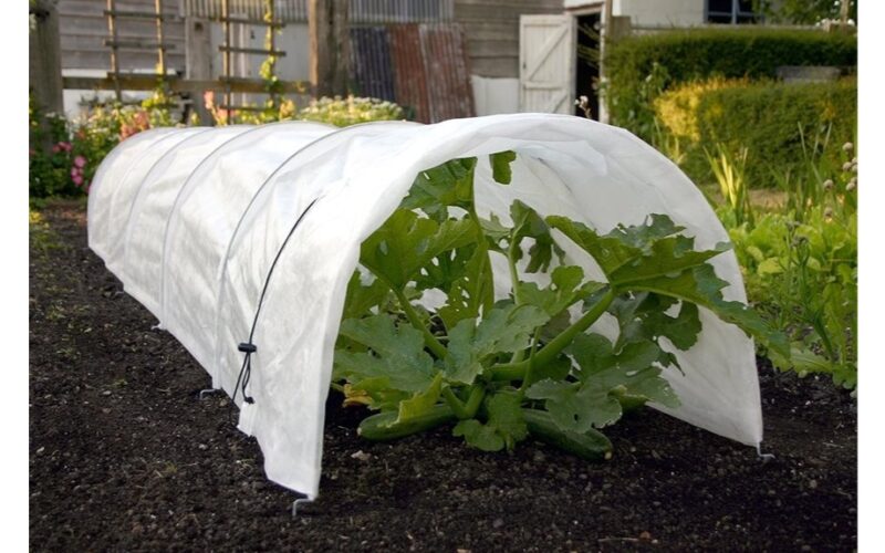 juodas agrotextilės kartonas spunbond