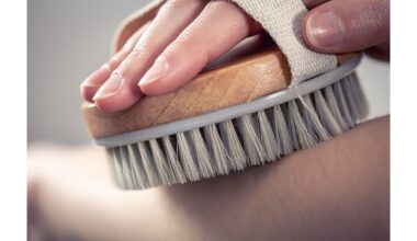 sausas šepetėlio masažas keturis kartus per savaitę