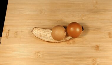 kiaušinių lukštai ir bananų žievelės