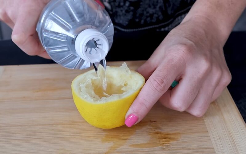 užšaldytas citrinos valymo triukas