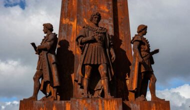 puse pasaulio nekenčia lietuvių dievina