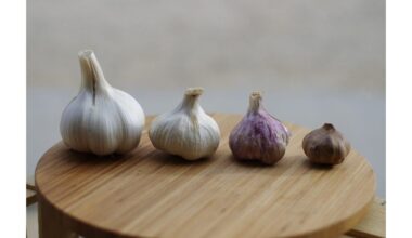 pagelbėti česnakui užpildyti skilteles