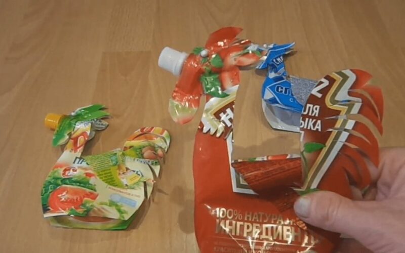 žaidimas „Akių ieškojimas“ su majonezo stiklainiu