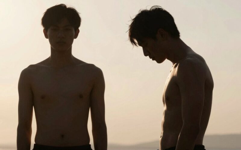 senstantys žmonės susitraukimo paaiškinimas