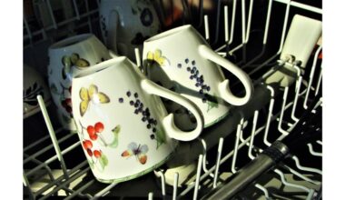 indų prausimas prieš dedant į indaplovę sumažina jos efektyvumą