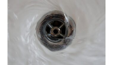 trys lašai be dėmių vonia