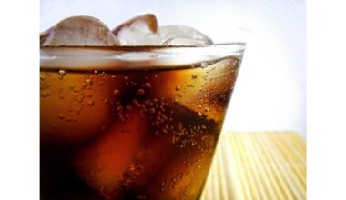 naudojo Coca‑Cola tualetams valyti