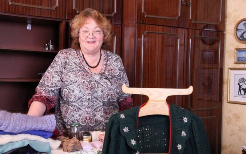 pašalintas pelėsių kvapas iš drabužių spintos