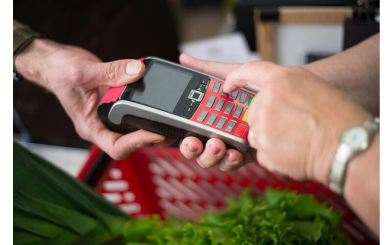8 priežasčių, kodėl mes per daug išleidžiame maistui (maisto produktams)