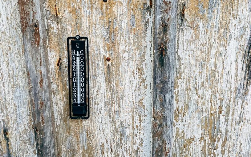 tiksli temperatūra artėja prie 48 °C