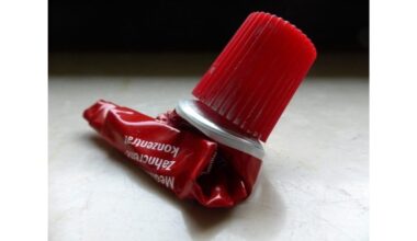 taupus namo savininkas pakartotinai naudoja dantų pastos tūbeles