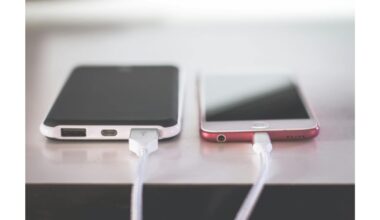 išmaniojo telefono įkrovimo naudojimo debatai