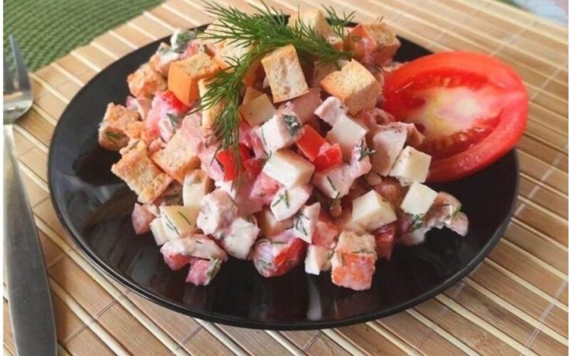 Bavarijos vištienos grybų salotos