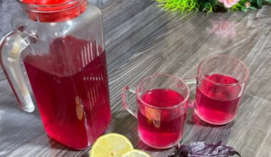 gaivinantis bazilikų limonadas per dešimt