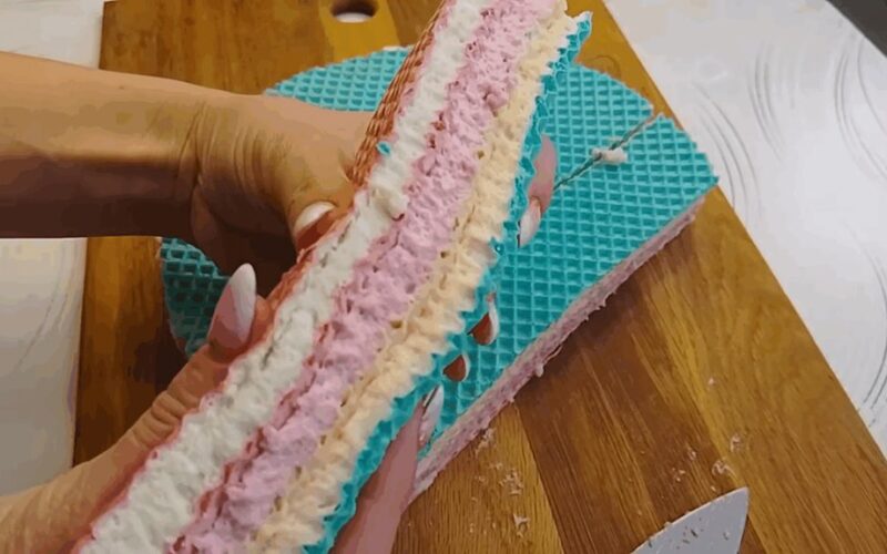 trijų ingredientų mikrobangų krosnelėje gaminamas želė desertas
