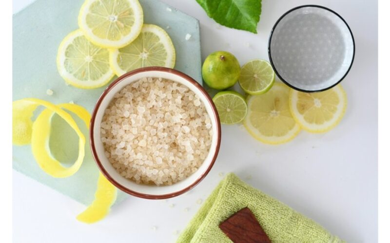 trijų ingredientų vasarinis citrusinis šveitiklis
