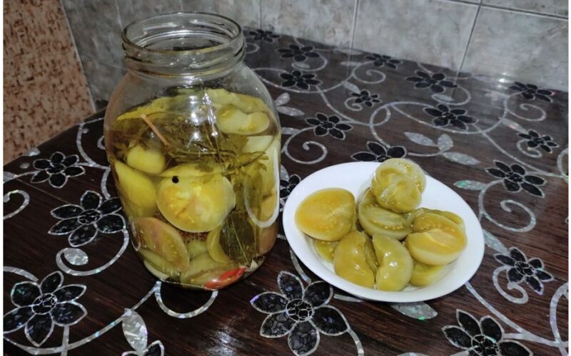 žali marinuoti pomidorai receptas