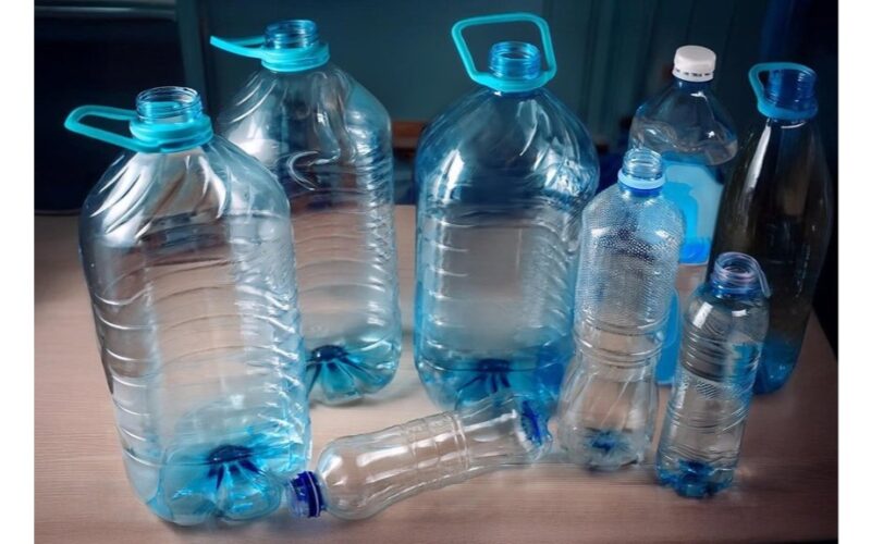 kūrybiškai panaudojant plastikinius butelius
