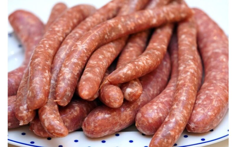sunkiai sekėsi su dešrelių apvalkalu
